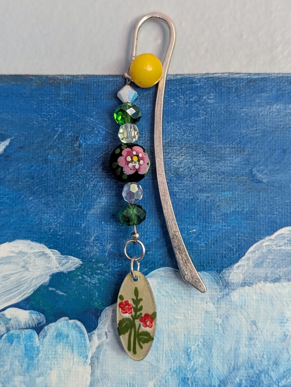 CRIMSON & CLOVER 🌹 handmade beaded bookmark